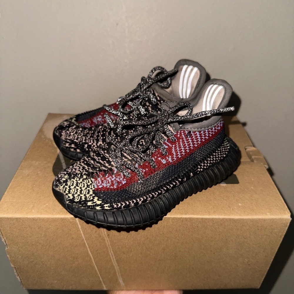 Yeezy Boost 350 V2 Infant 'Yecheil' 6k